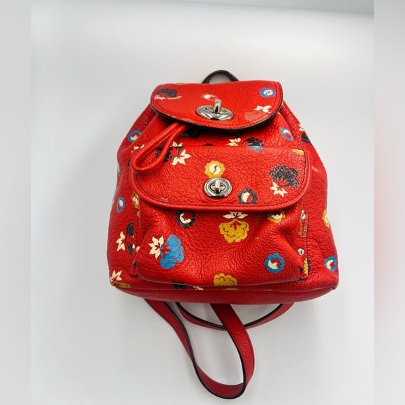 coach backpack floral Court With Print or daily adventures Small Coach backpack. Signature bag
